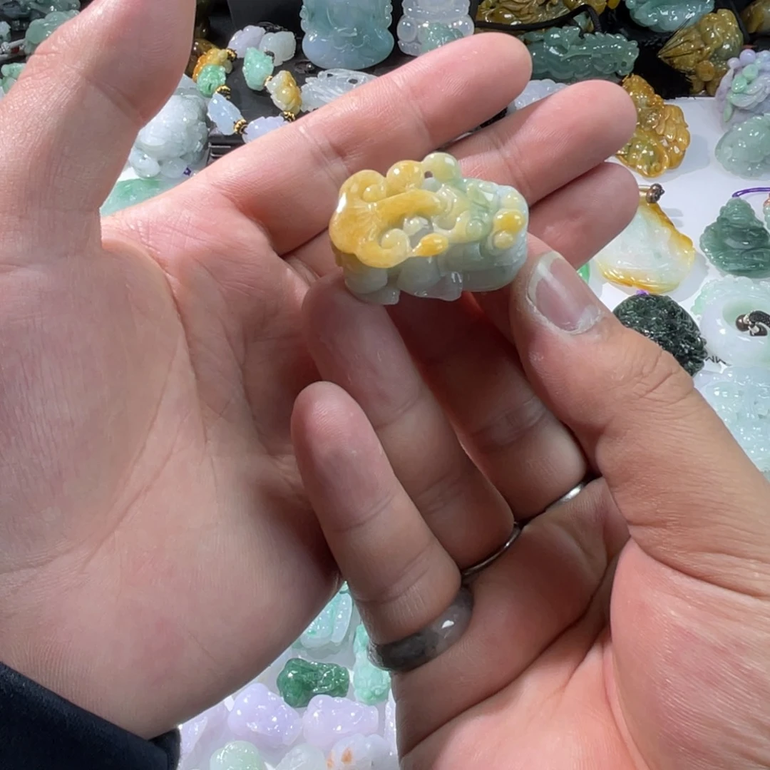 翡翠颈饰未镶嵌天然