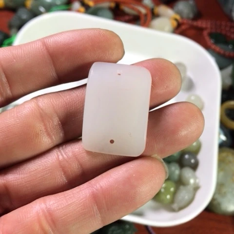 颈饰未镶嵌和田玉（糖玉）卫**妹