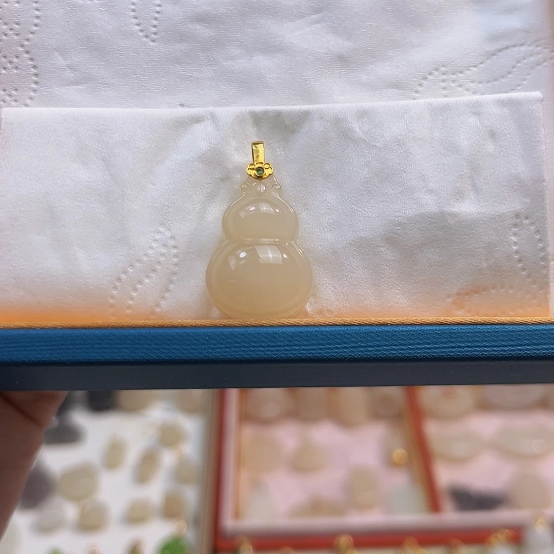 和田玉18K金镶嵌吊坠(不含链)