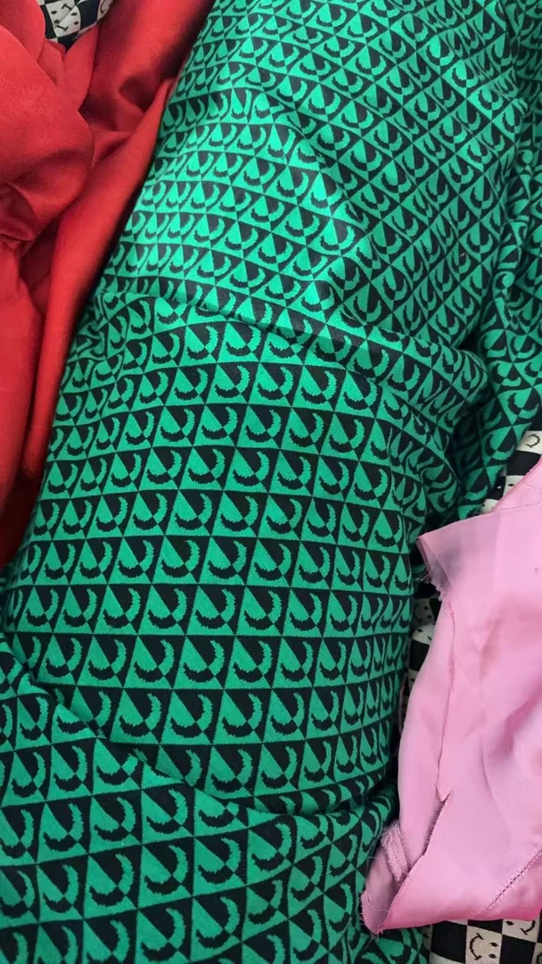 绿色提花雪貂罗马 面料链接