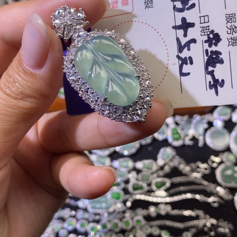 【闪购商品】翡翠颈饰未镶嵌天然