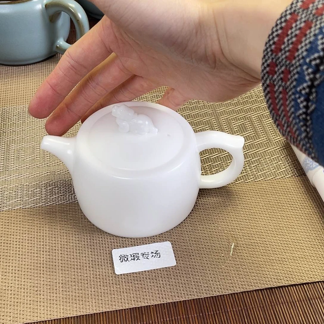 瓷片。。。。。。。。。。。。。