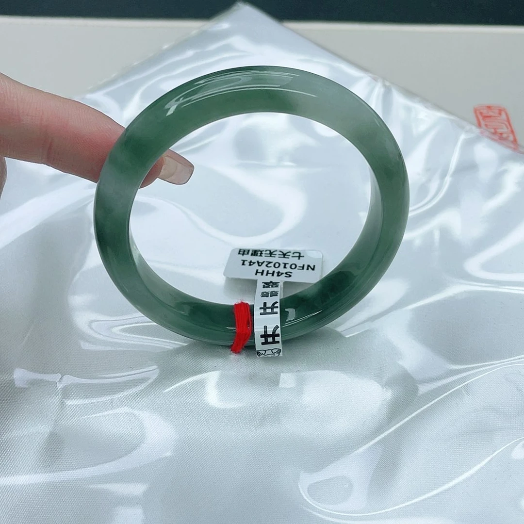 翡翠手镯未镶嵌正54