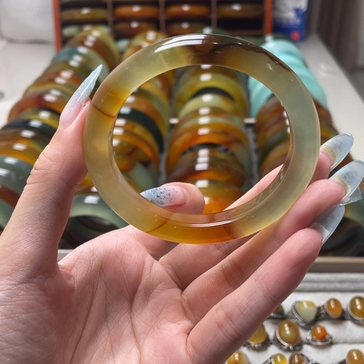 蛇纹石玉未镶嵌手镯54