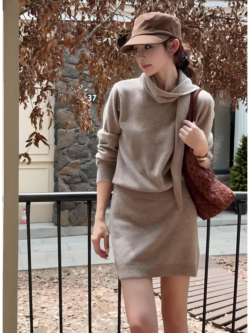 2025新款秋季美拉德穿搭巨好看的秋日氛围感棕色上衣短裙两件套装
