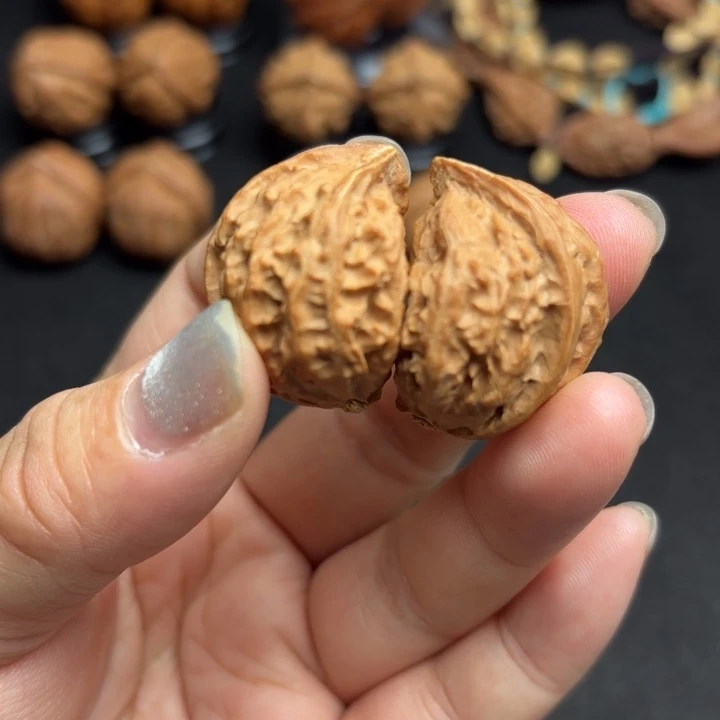 把件文玩核桃野生核桃秋子半壁手捻196