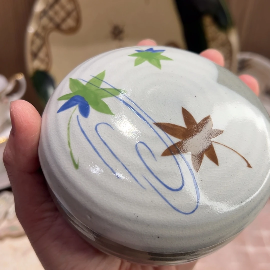 咖啡杯和茶杯是我们学校一