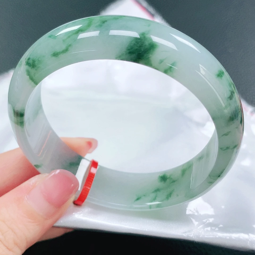 翡翠手镯未镶嵌57圈