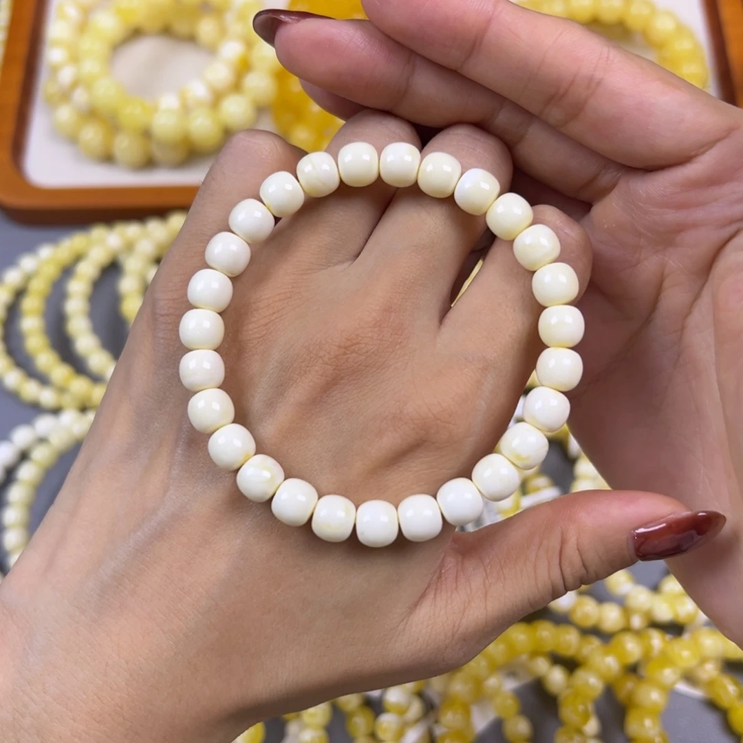 琥珀未镶嵌手链8.0mm 瓷白白蜡