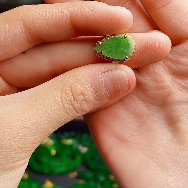 翡翠银S925镶嵌颈饰多样性