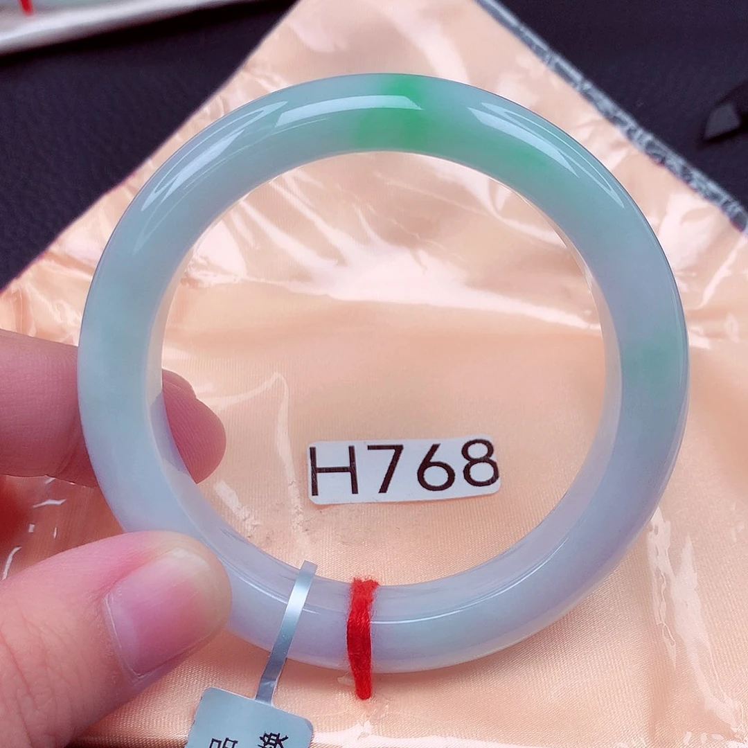 z***敏翡翠手镯未镶嵌天然缅甸
