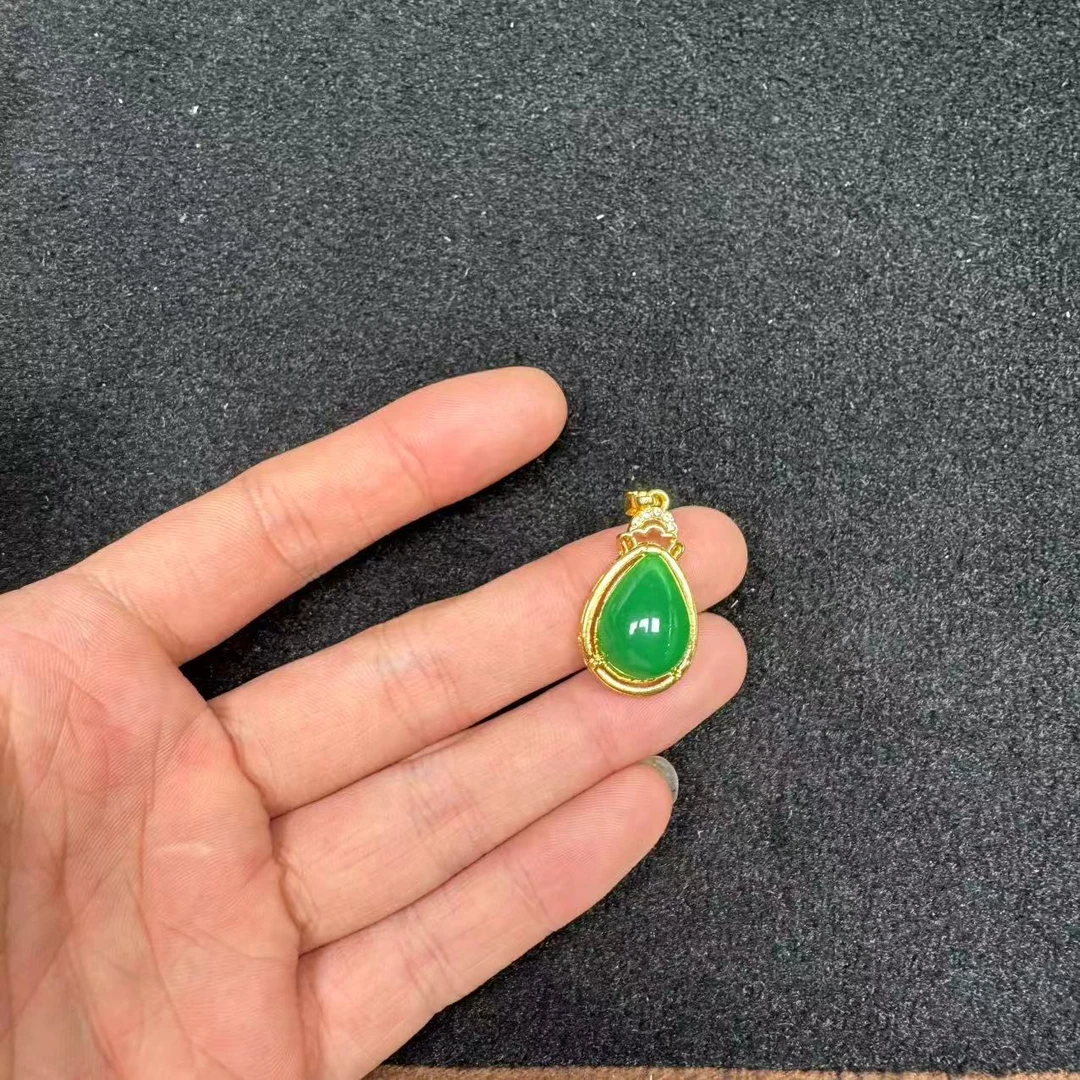 天然非洲翠飘绿小水滴吊坠 V1446—多样性发