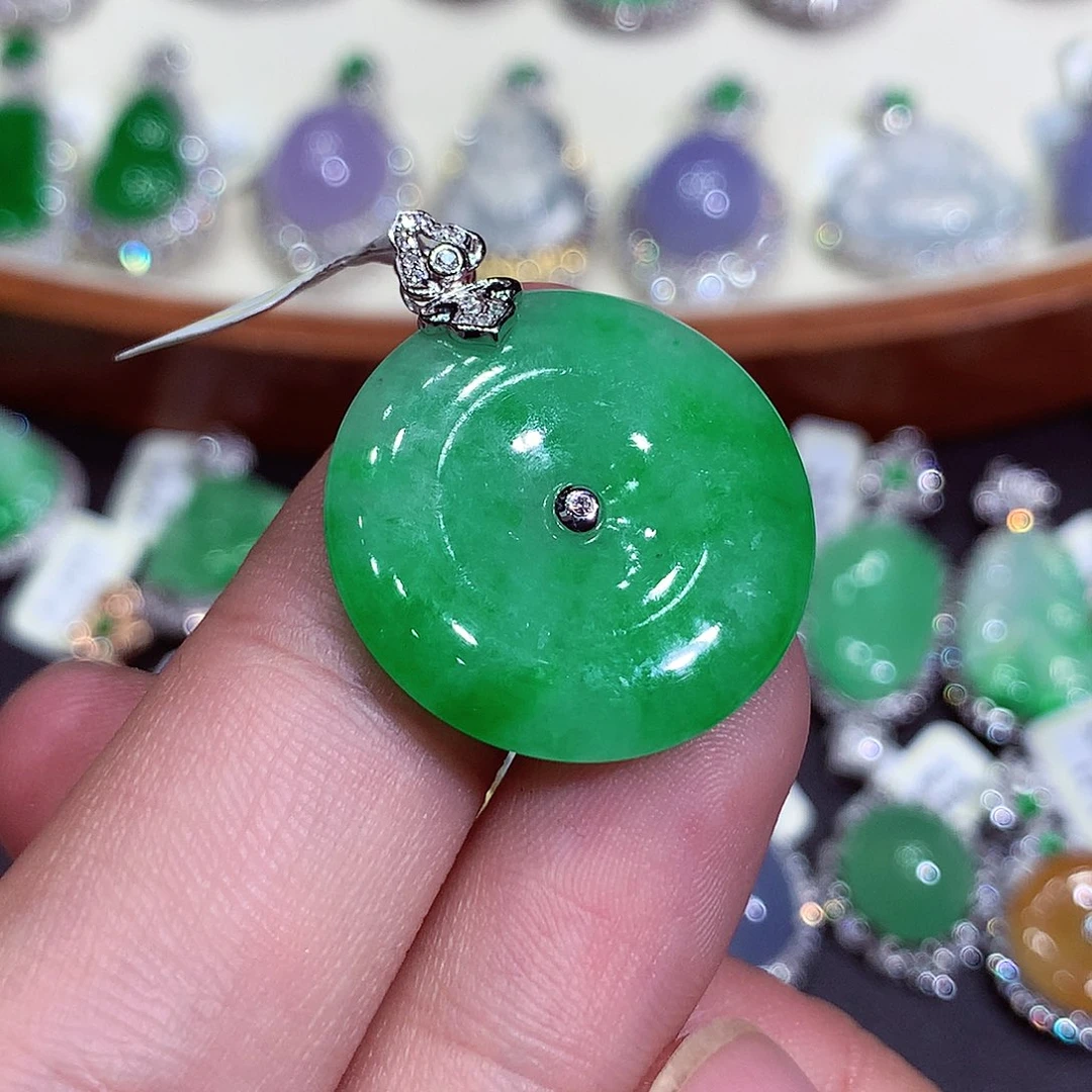 翡翠吊坠(不含链)18K金镶嵌
