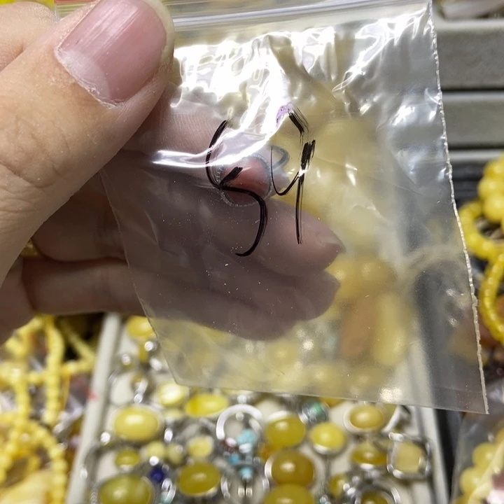 银S925镶嵌蜜蜡裸石戒指