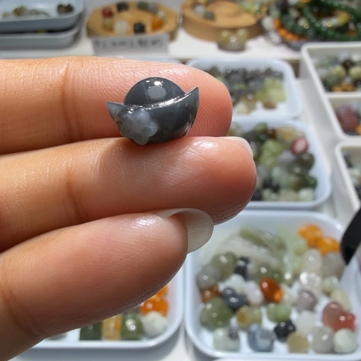 和田玉未镶嵌珠宝奇石