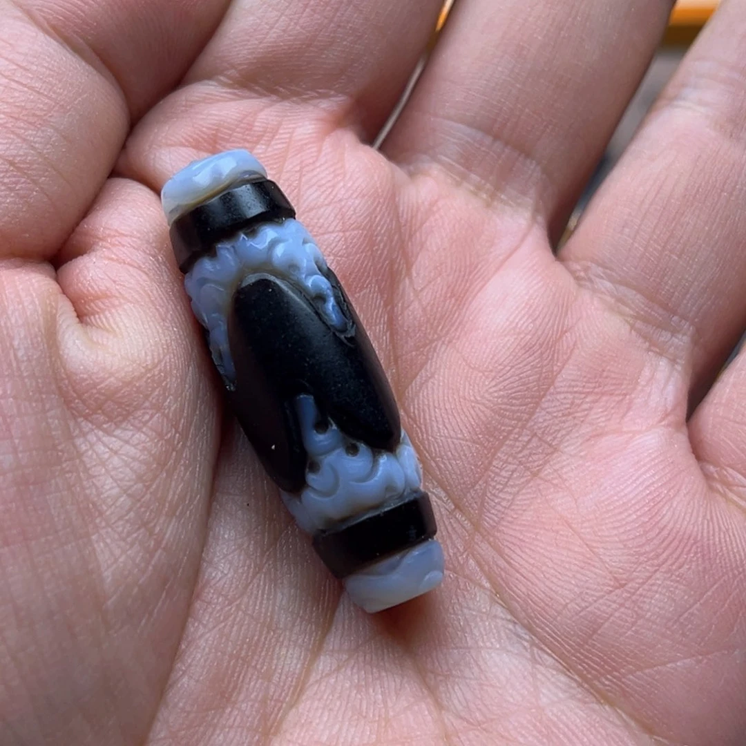玛瑙/玉髓1合金愿*蓝芩虎牙唐草纹一颗