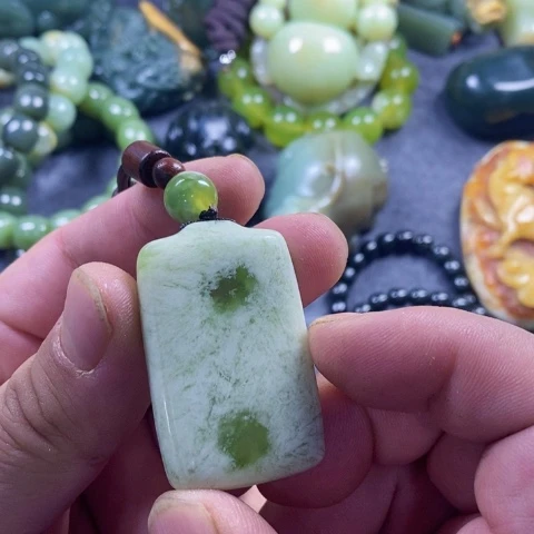 未镶嵌蛇纹石玉手链