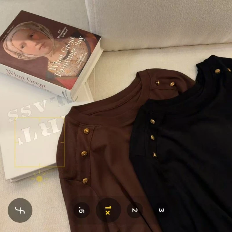 【萍萍推荐】早秋 新款圆领弹力拼接钉珠上衣 时尚休闲打底长袖T