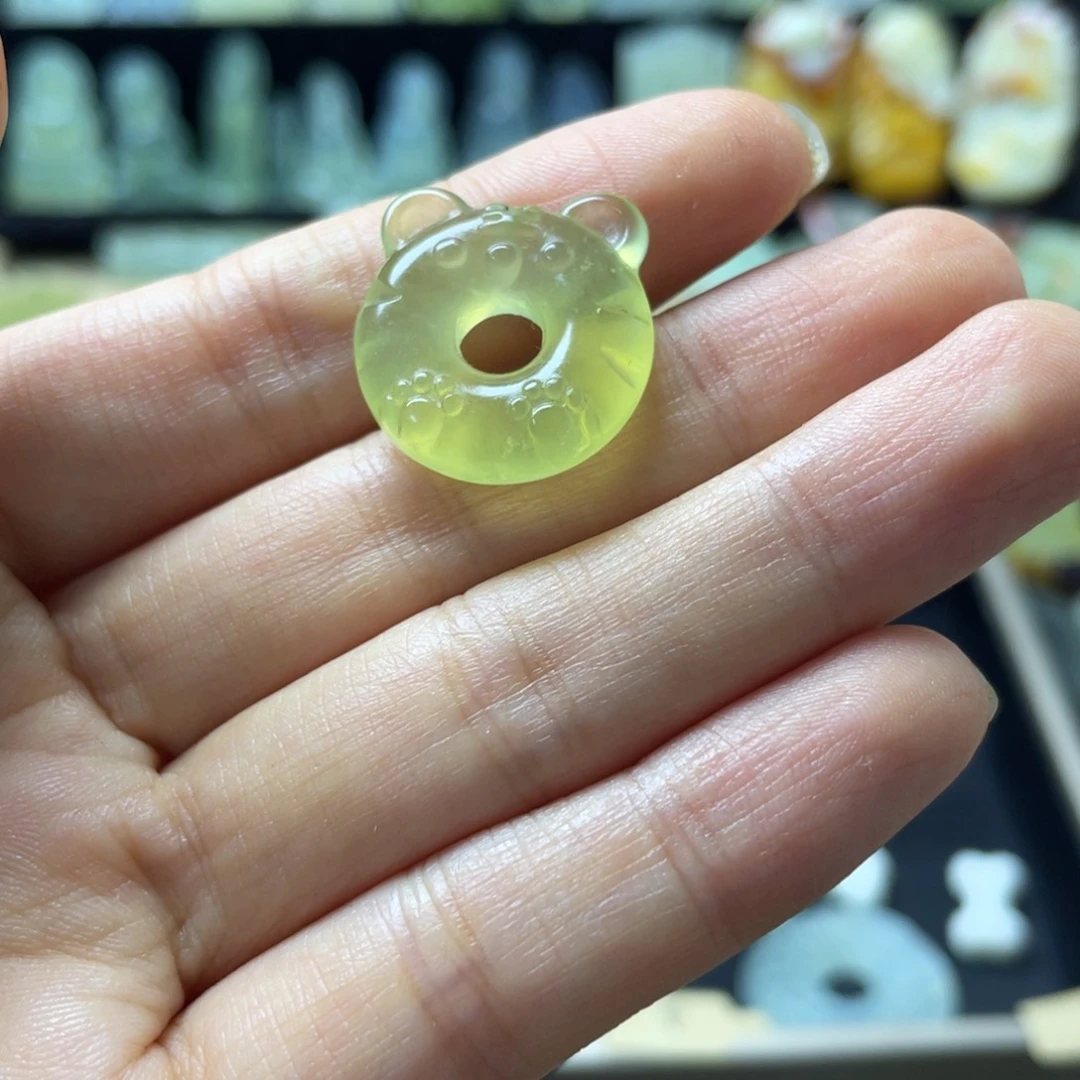 蛇纹石玉颈饰未镶嵌年**宝