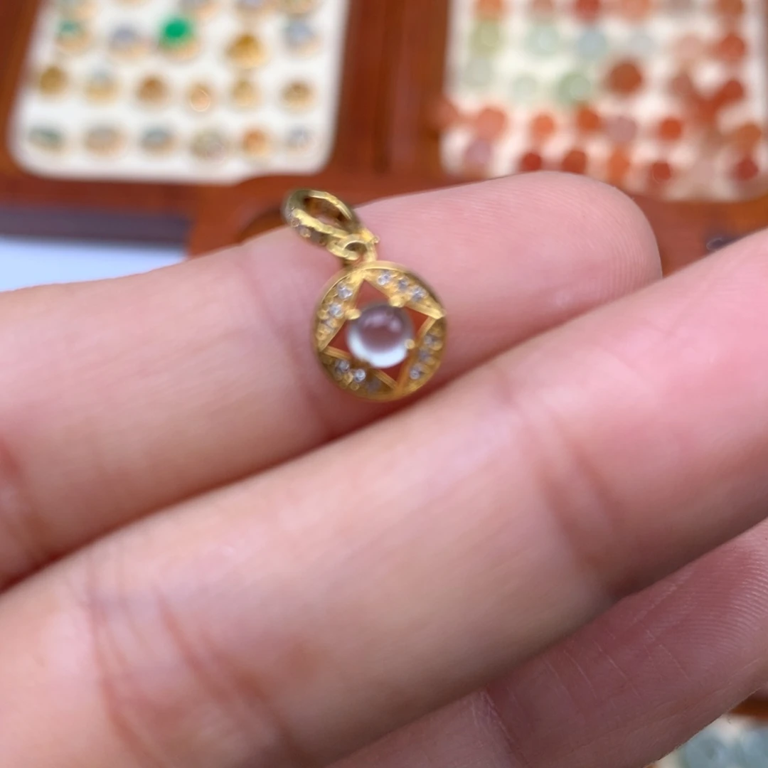 翡翠18K金镶嵌毛衣链蛋面滴溜