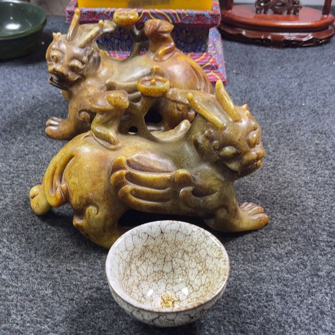 r***瓷片精美手工瓷瓶