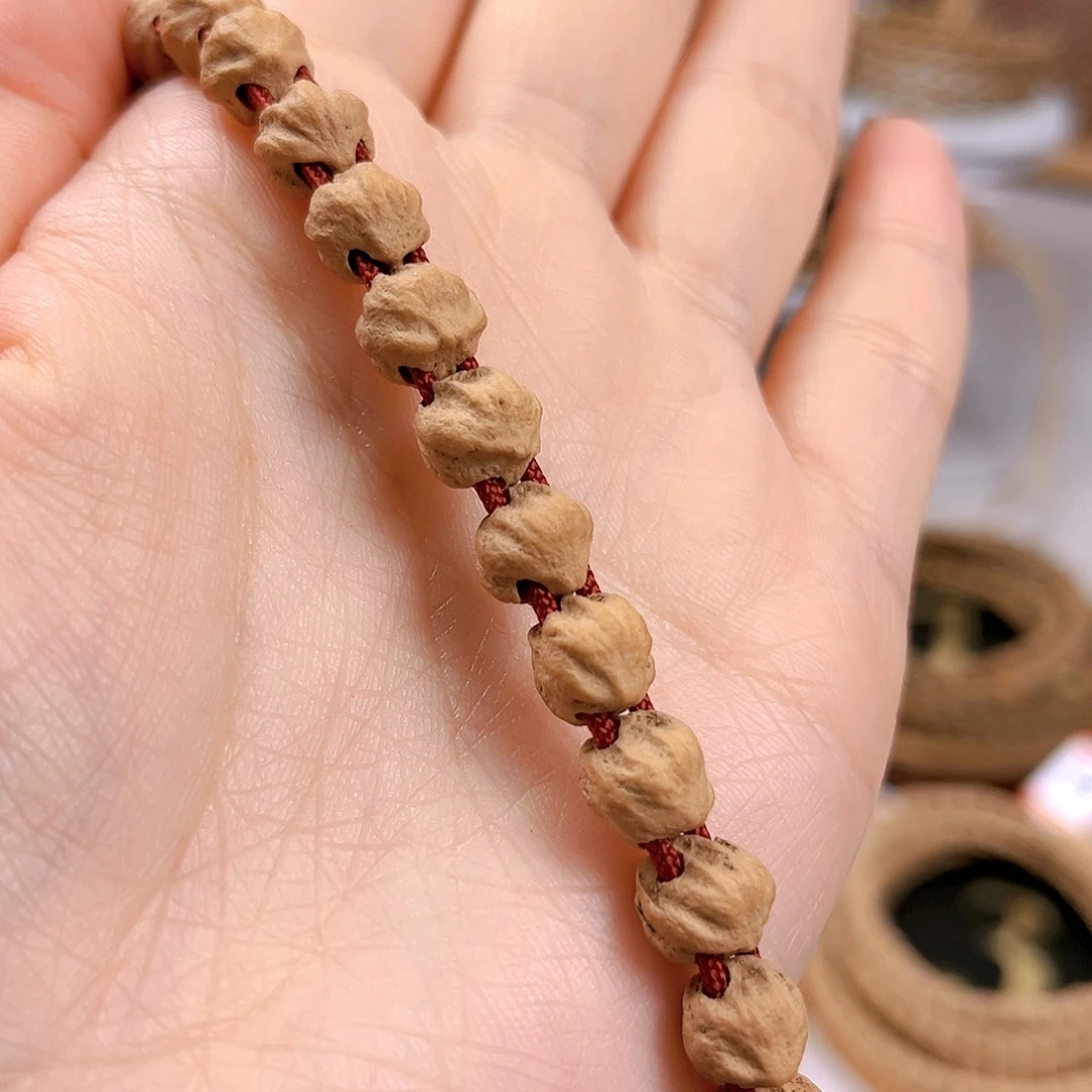 柏香籽/百香籽吊坠呼*哈