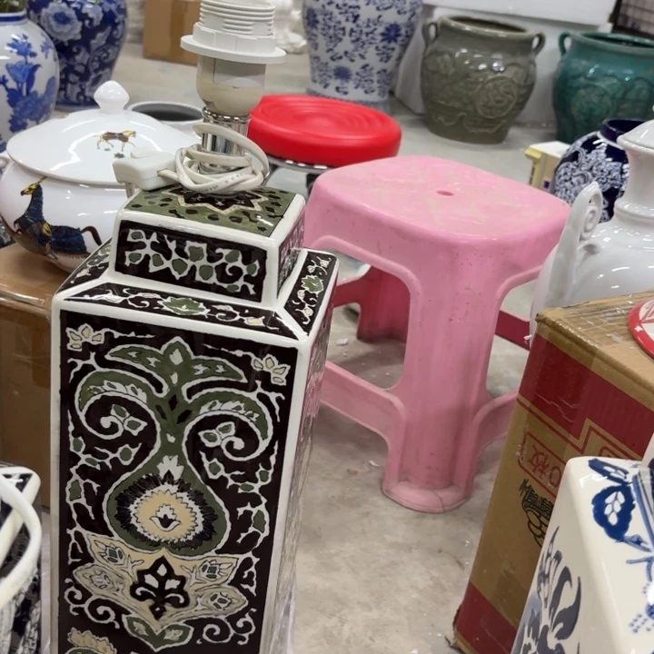 微瑕青花瓷器值得购买