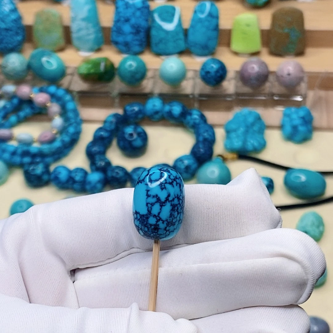 绿松石未镶嵌珠宝奇石