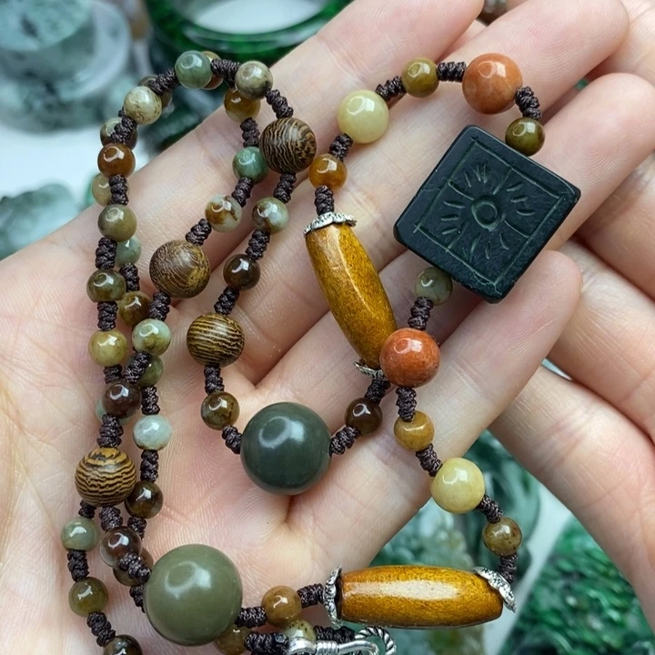 颈饰未镶嵌翡翠吊坠