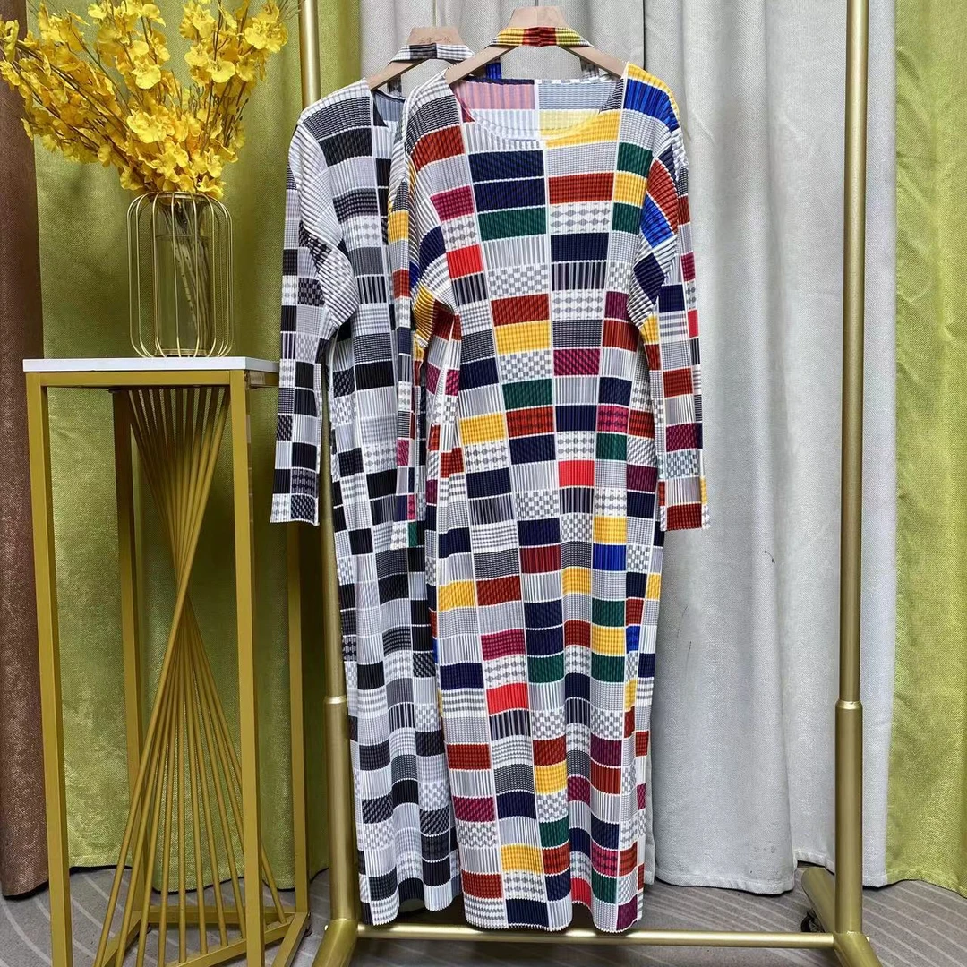 三宅褶皱高定格子连衣裙时尚休闲显瘦舒适2025春新款