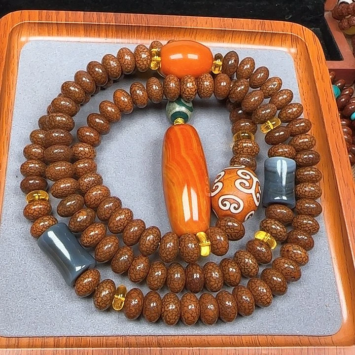 星月菩提吊坠岳****人星月菩提吊坠