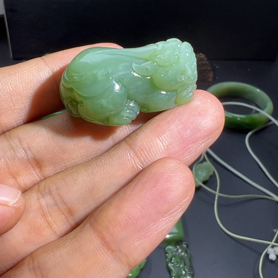 未镶嵌和田玉挂件