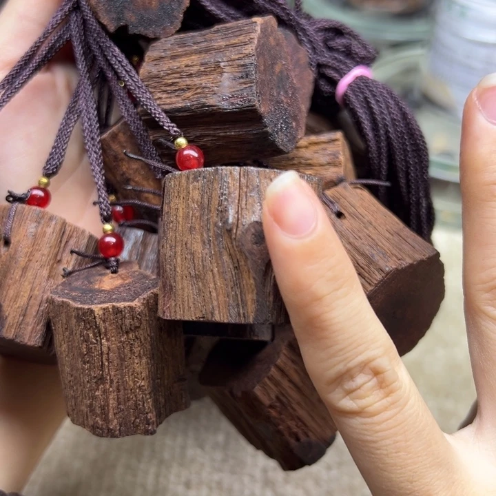 藤类缅甸小叶降真香随形吊坠