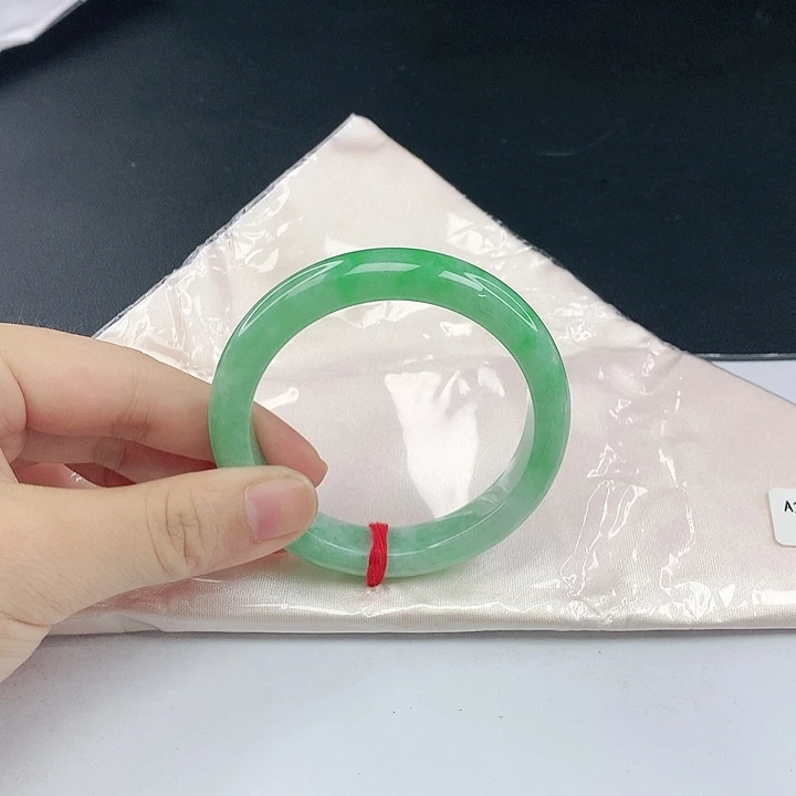 翡翠手镯未镶嵌翡翠668