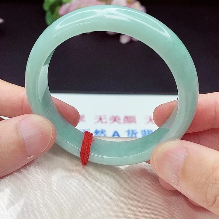 翡翠手镯未镶嵌58圈