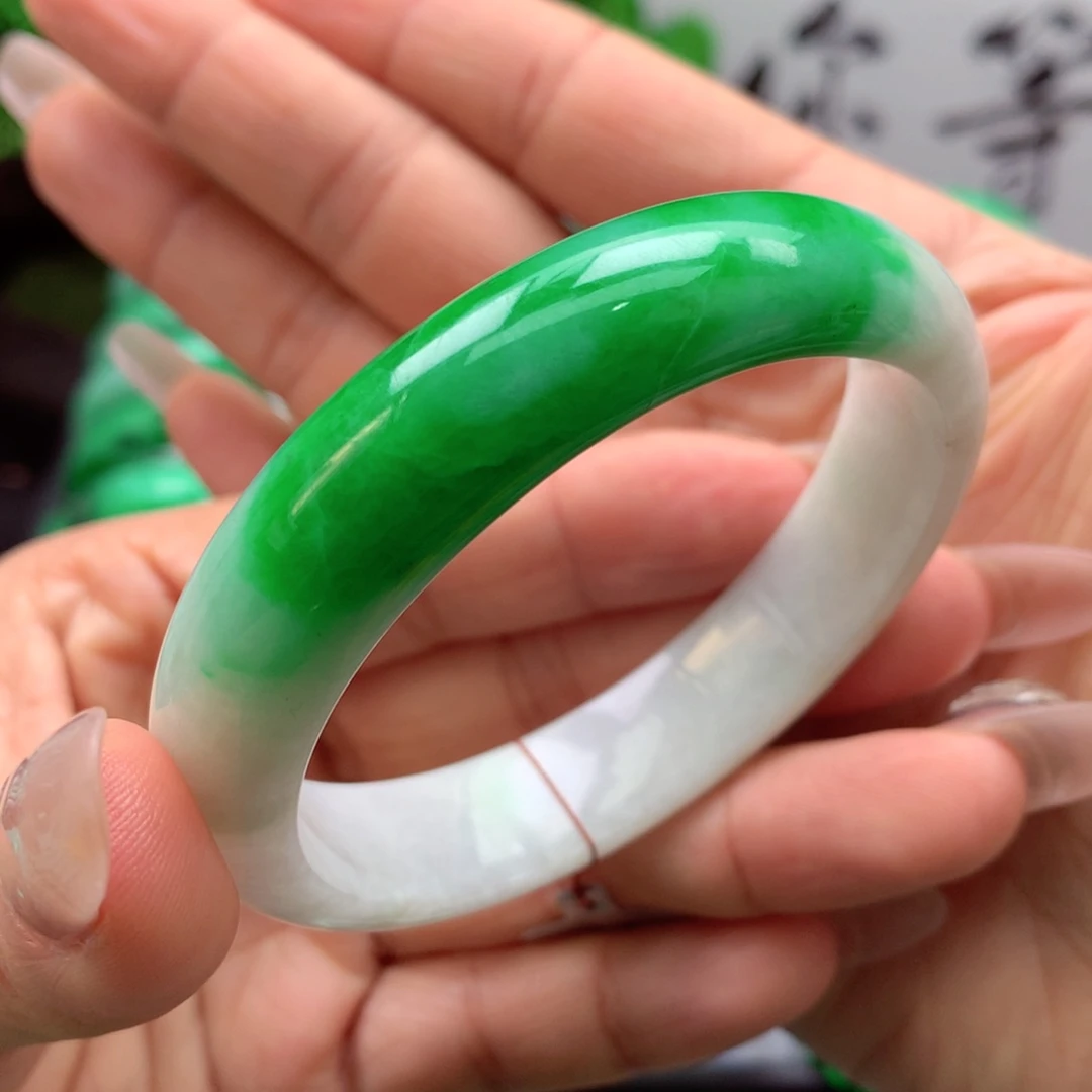 未镶嵌手镯翡翠缅甸