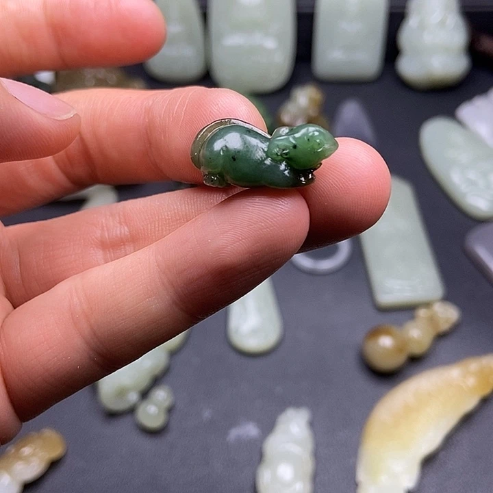 未镶嵌和田玉挂件