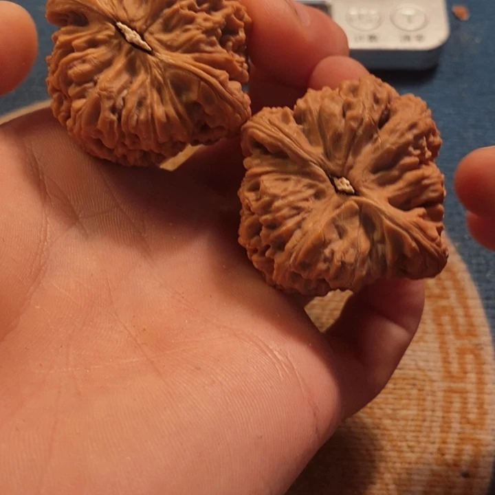 文玩核桃吊坠全品南疆42