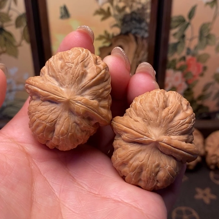 文玩核桃吊坠元宝