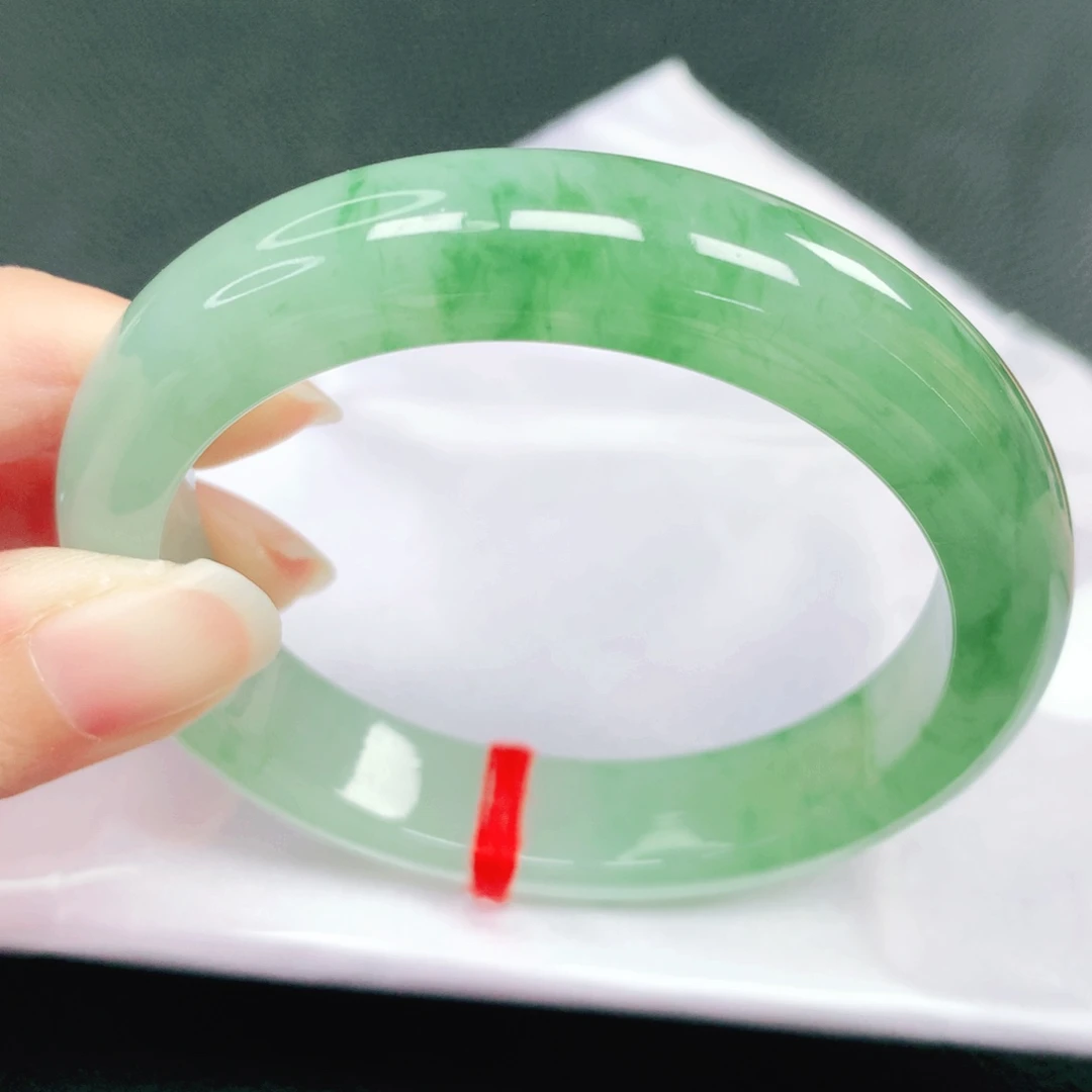 翡翠未镶嵌手镯56圈