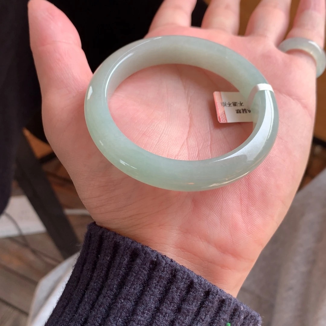 翡翠未镶嵌手镯49号56