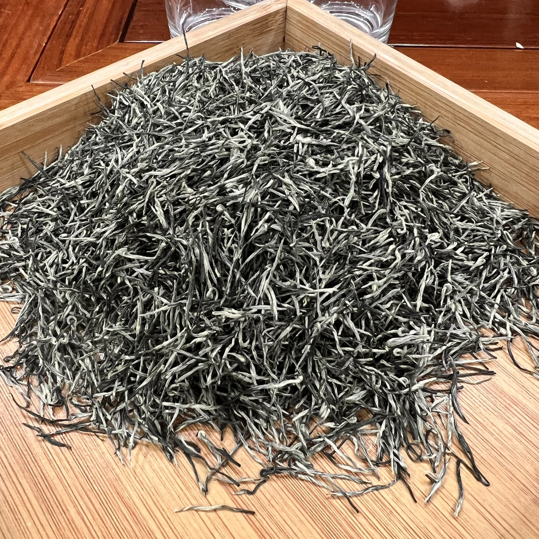 神龙云雾芽毛尖100克浓郁持久鲜甜爽口