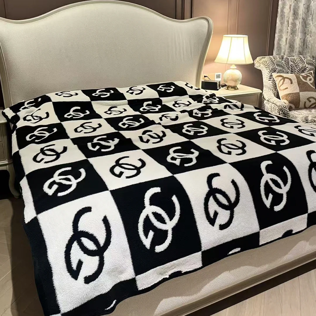秋冬款双层加厚经典时髦黑白格小香居家卧室休闲盖毯