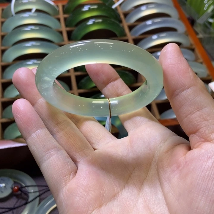 蛇纹石玉未镶嵌手镯50+