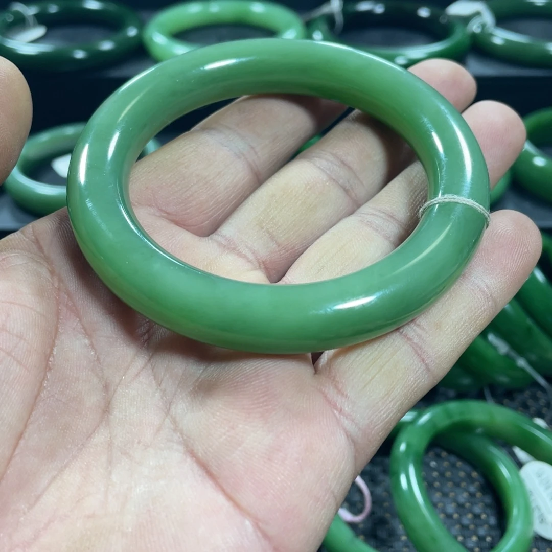 和田玉（碧玉）未镶嵌手镯