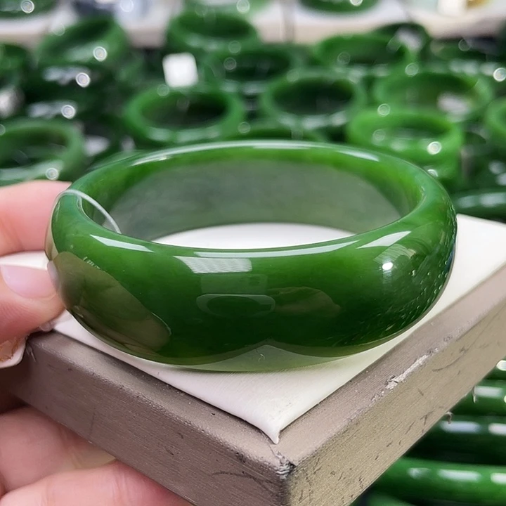 未镶嵌手镯和田玉（碧玉）