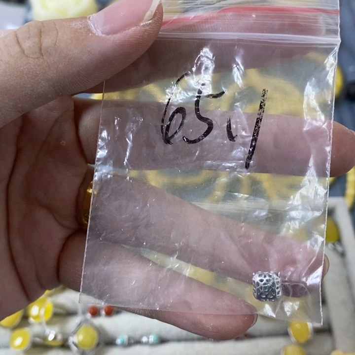 蜜蜡裸石银S925镶嵌吊坠