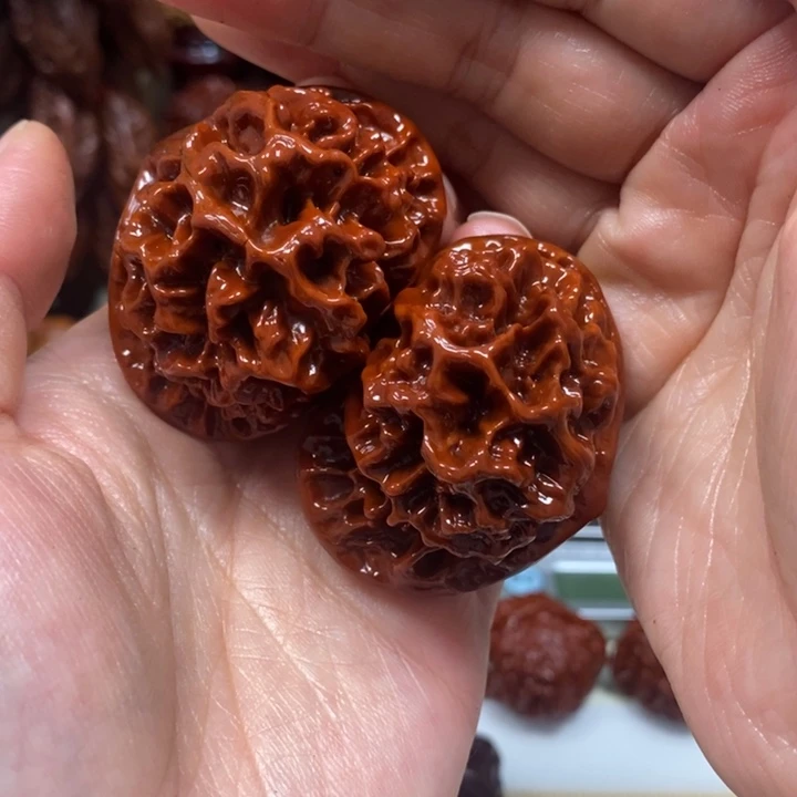 文玩核桃吊坠帝王