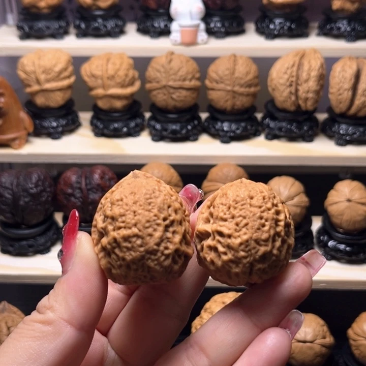 文玩核桃吊坠25w蚂蚁纹绣球40尺