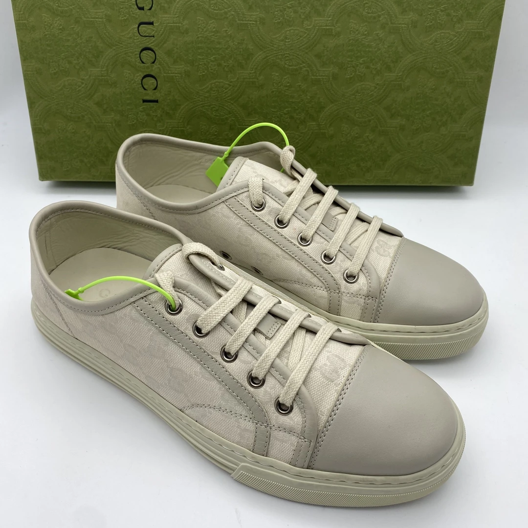 99新 GUCCI/古驰 40欧码/经典米白色老花休闲时尚板鞋/仅试穿